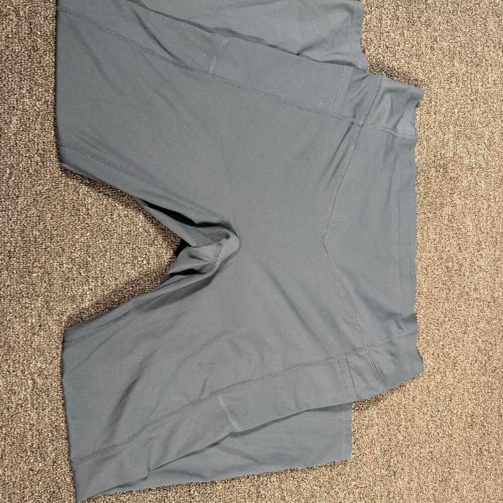 Gray halara cinched butt and butt lifting leggings like new womens large